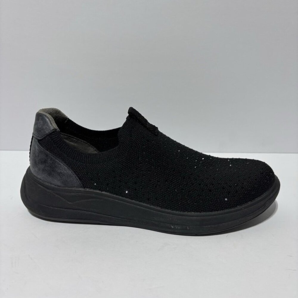 Bzees Women’s Twilight Black Knit Slip-On Shoes, Size 7.5 M